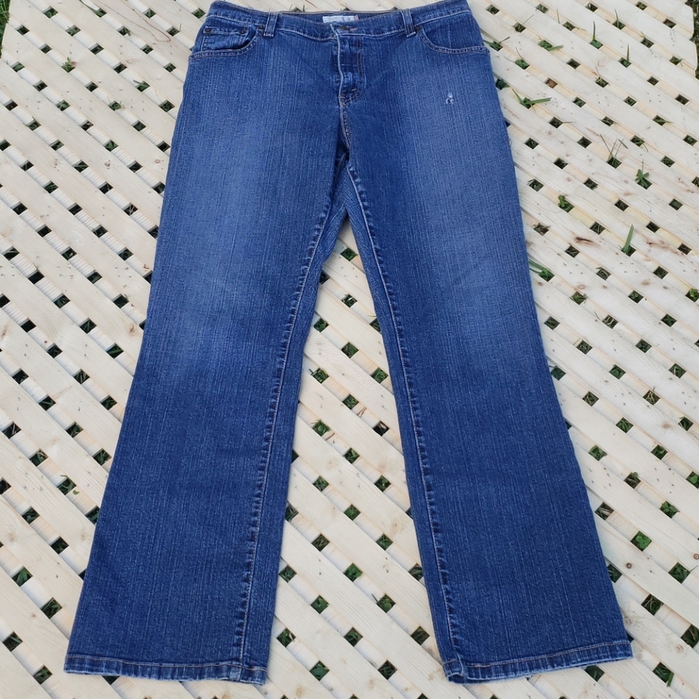 Levi's Relaxed Bootcut jeans